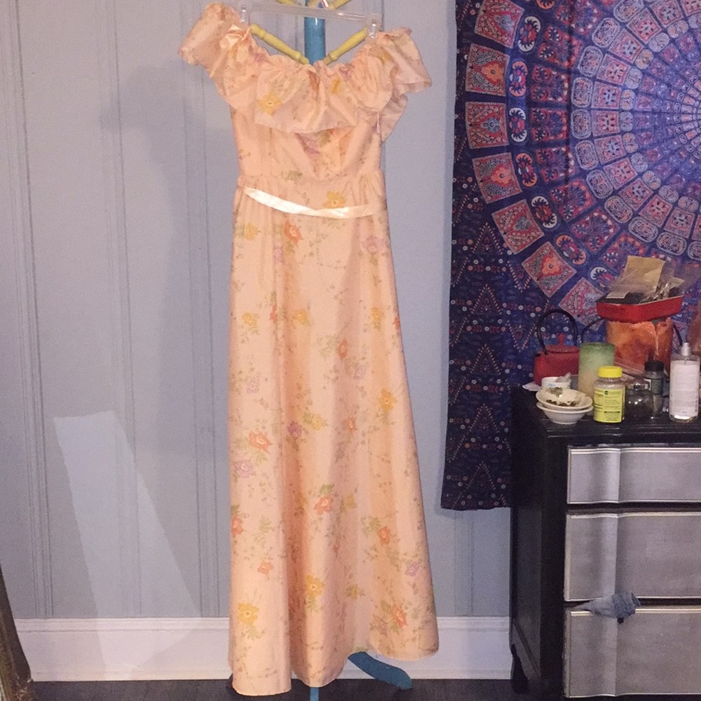 Dress/gown